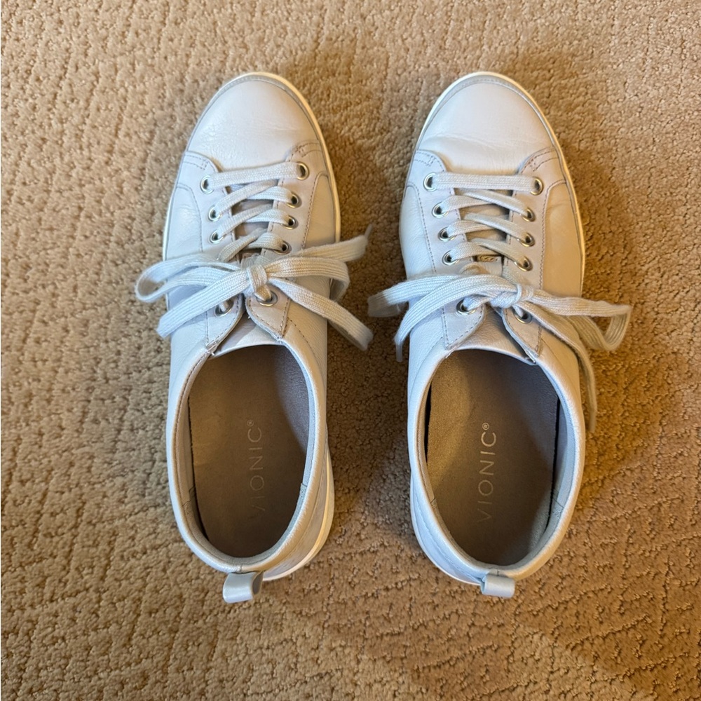 Vionic Winnie Sneakers